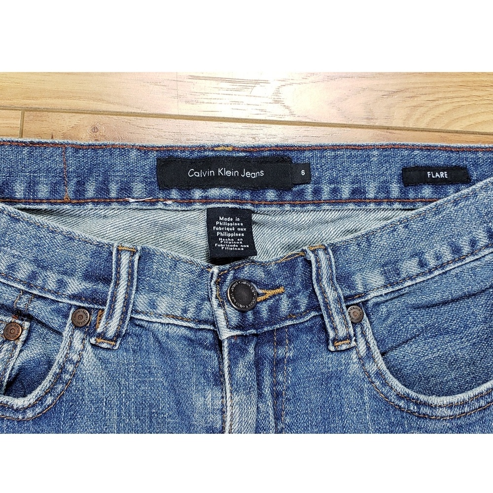 Vintage Denim Calvin Klein size 6 Cut Off Shorts - Picture 2 of 6